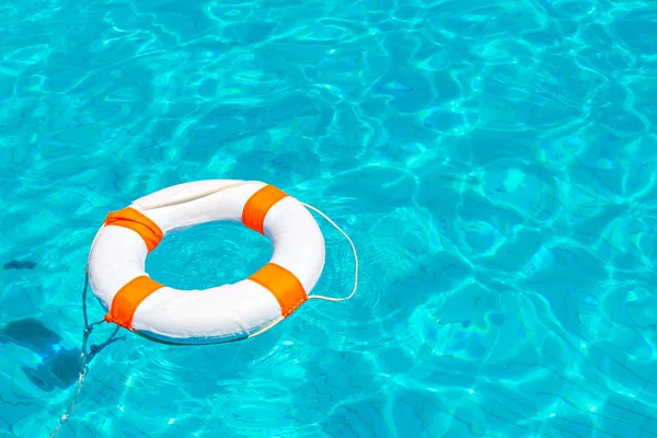 Boa di salvataggio in piscina — Foto Stock