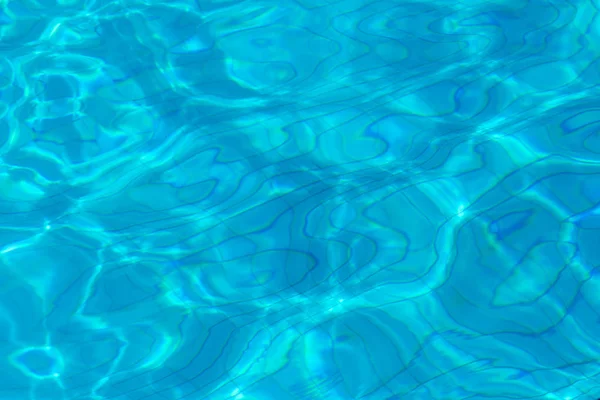 Ondata di acqua blu in piscina — Foto Stock