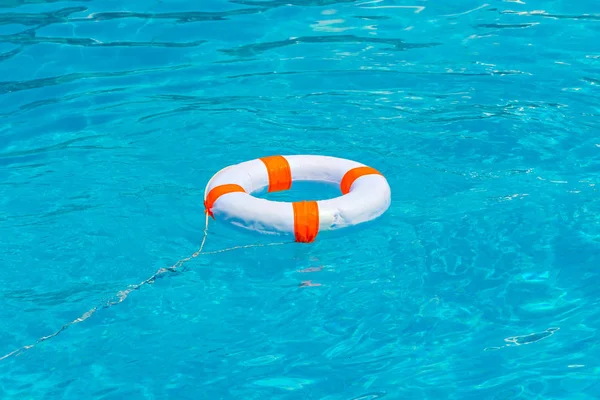 Boya salvavidas en piscina —  Fotos de Stock