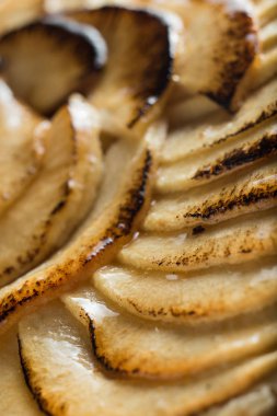 Elma tart arka plan. Geleneksel Fransız tatlı tatlı. Lezzetli, iştah açıcı, ev yapımı pasta dilimleri taze meyve ile. Kopya alanı, portre