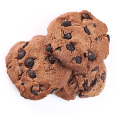 Beyaz arka plan üzerinde izole çikolatalı kurabiye