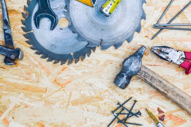 Araçlar osb paneli kopya alanı ile ayarlayın. Marangoz ahşap arka plan üzerinde çalışma alanı. Üstten Görünüm