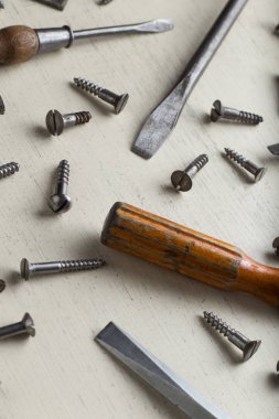 İnşaat araçları üzerinde ahşap açık renkli ayarlayın. Tamirci, marangoz, Oluşturucu için ürün yelpazesine sahip aygıtlar. Metin için yer kopyalayın. Üstten Görünüm