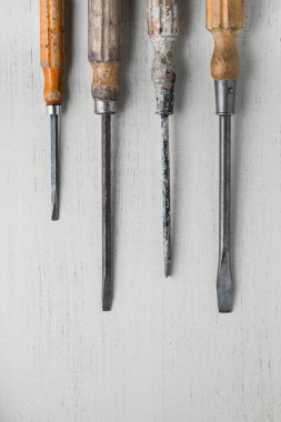 İnşaat araçları üzerinde ahşap açık renkli ayarlayın. Tamirci, marangoz, Oluşturucu için ürün yelpazesine sahip aygıtlar. Metin için yer kopyalayın. Üstten Görünüm