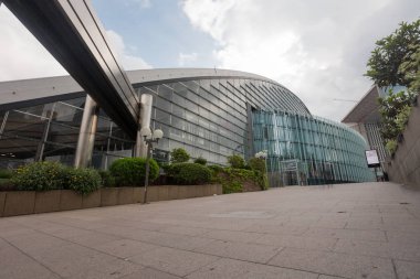 Paris, La Defense - 2016 olabilir. Alışveriş merkezinde Paris ticaret bölgesi. Cityscape modern binalar cam cepheler ile. Çağdaş kentsel mimari, Ekonomi, ticaret ve finansal faaliyet kavramı