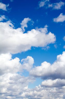 Thunderclouds gökyüzünde.