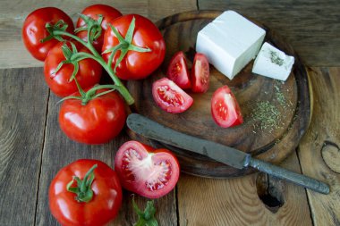 Beyaz Yunan peynir ve domates