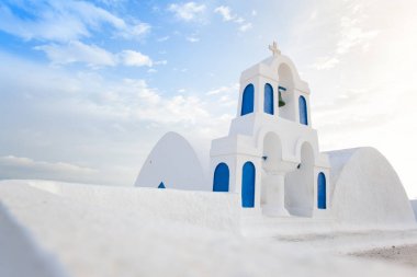 Yunanistan 'ın Santorini adasında beyaz mimari.