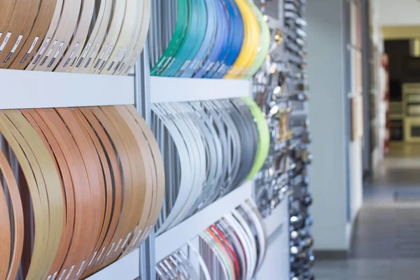 Pvc kenar ve melanin mobilya mağaza vitrin mobilya üretimi için çok renkli jaws.