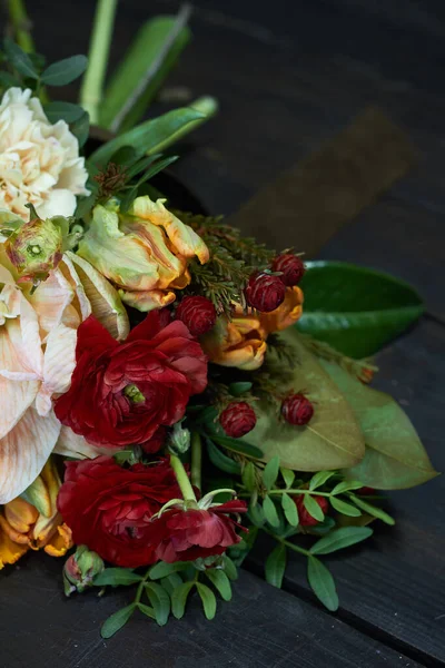 Detail closeup naked bouquet in vintage style on a dark background, selective focus — ストック写真