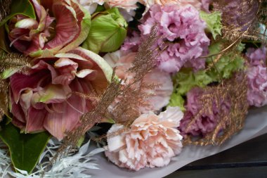 Ayrıntılı özgün buketi bağbozumu tarzı, selamlama arkaplanı veya konsepti ile kapat