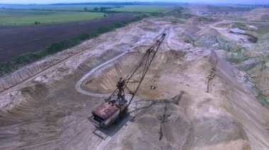 Uçan bir ekskavatör kariyer