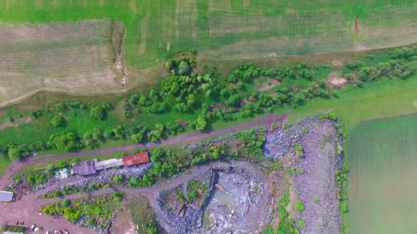 Graniet steengroeve mijnbouw. Luchtfoto enquête — Stockvideo