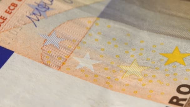 Деньги евро на столе — стоковое видео