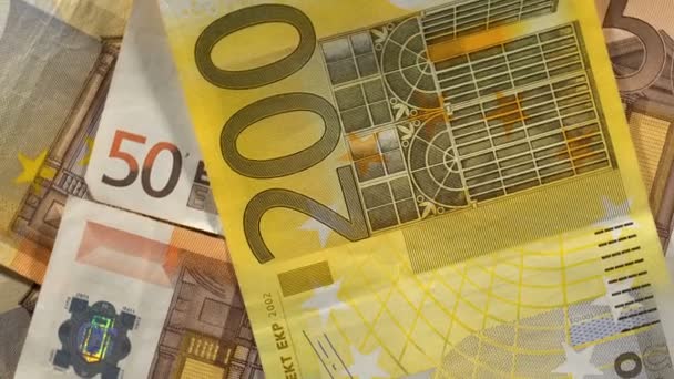 Деньги евро на столе — стоковое видео