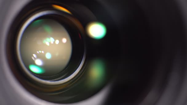 De lens van de camera. Close-up — Stockvideo