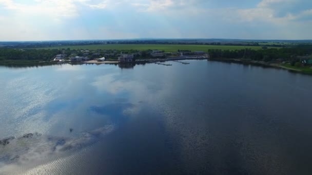 Survoler le magnifique lac 