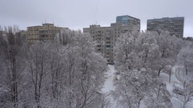 Şehir kar düştü