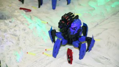 Oyuncak robotlar radyo kumanda üzerindeki