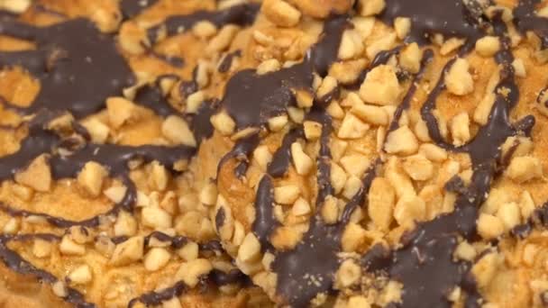 Biscotti con noci e cioccolato — Video Stock