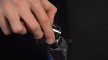 E-sigara sıvı dökün