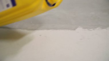 Zemin kat bir rulo ile