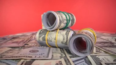Kırmızıda dolar rulosu