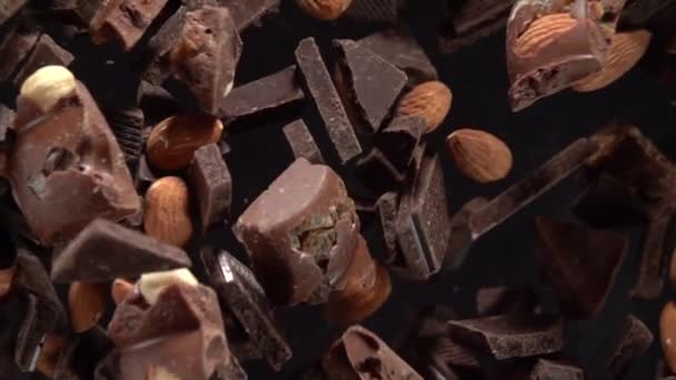 Explosión de Chocolate de Almendras. Moción lenta 500fps — Vídeos de Stock