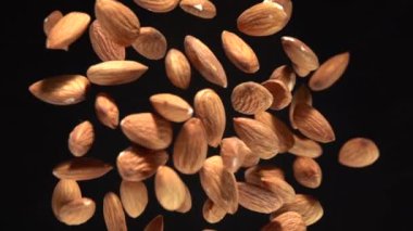 Kamerada fındık patlaması var. Yavaş Hareket 500fps