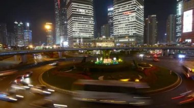 Çin-Eyl 12, 2016:time sukut shanghai, parlak yaktı kentsel trafik gece, shanghai pudong bina.