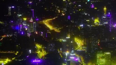 yüksek binalar ve gece, Çin, timelapse kentsel trafik havadan görünümü.