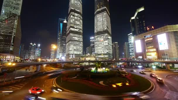 Shanghai China-Sep 12,2016: time lapse urban traffic at night, Brightly lit shanghai pudong building . — Vídeo de stock