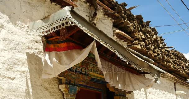 4k Tibet maisons de tradition avec motif religieux, zone résidente de lhassa . — Video