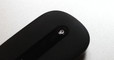 4 k kablosuz yönlendirici işaretleri yanıp sönen.