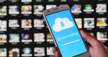 4k, download bilgilendirici ve bilgisayar bulut sunucu Smartphone--dan fotoğraf.