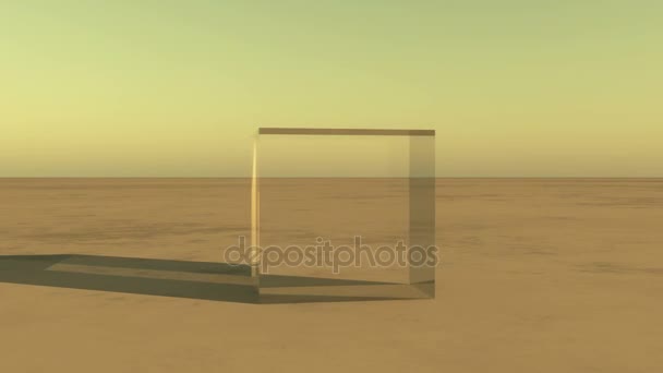 Rotação de cubo de vidro 4K no deserto, mundo da ficção científica . — Vídeo de Stock