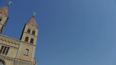 Qingdao Katolik Kilisesi'nin panoramik.