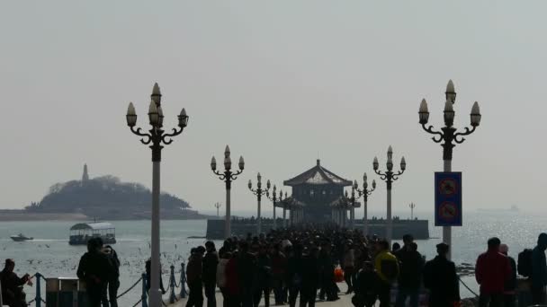 China-Dic 22,2016: China-Panorámica de la Iglesia Católica de Qingdao . — Vídeos de Stock