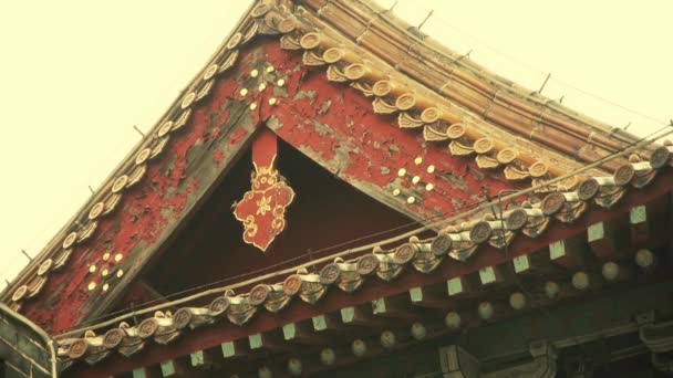 Gesneden balken & geschilderde buildings.sculpture op dak dakranden, China oude sarchitects — Stockvideo