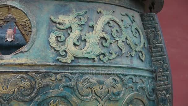 Padrão chinês clássico dragão de bronze histórico. — Vídeo de Stock