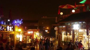 Çin-Ekim 12, taş köprü Neon yürüme 2016:Pedestrians ticari Street Pekin Houh barlar