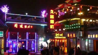 Çin-Ekim 12, taş köprü Neon yürüme 2016:Pedestrians ticari Street Pekin Houh barlar