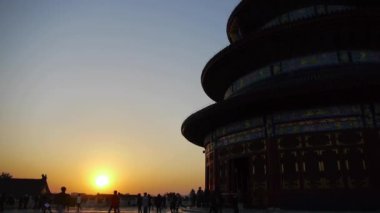 Pekin 'deki Cennet Tapınağı. Çin' in günbatımında parlayan antik kraliyet mimarisi.