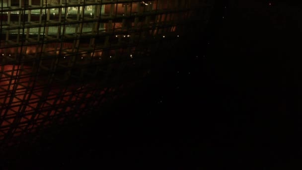 BeiJing China National Grand Theatre em reflexão na água do lago à noite nig — Vídeo de Stock