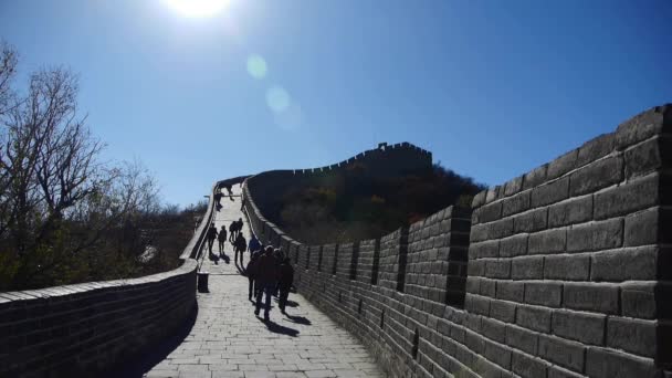 Китай-Жовтень 26, 2016:tourist сходження Велика Китайська стіна Китай стародавні оборони інженерії — стокове відео