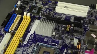 Bilgisayar elektronik devre kartı döndürme.