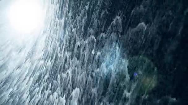 Häftiga vattenfall & spray med ljus. — Stockvideo