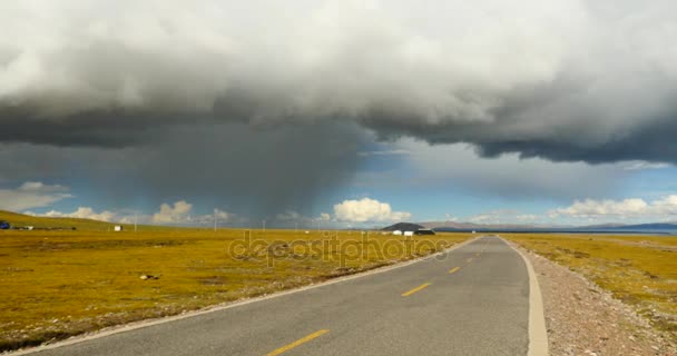 4k huge clouds mass rolling over namtso road,herdsman tent. — Stock Video