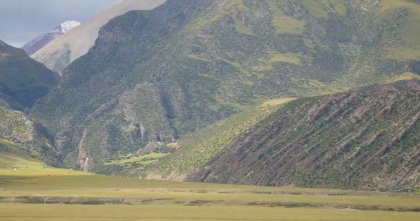 4k Danggula tibetana (Tanggula) montaña y valle, techo del mundo . — Vídeos de Stock