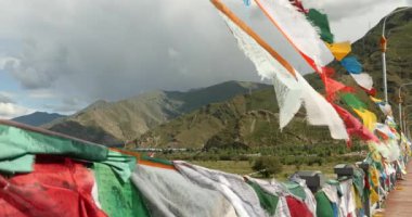 4k dua bayraklı Dağı, tibet.